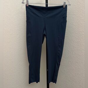 Tangerine Women’s Navy Blue Cropped Leggings